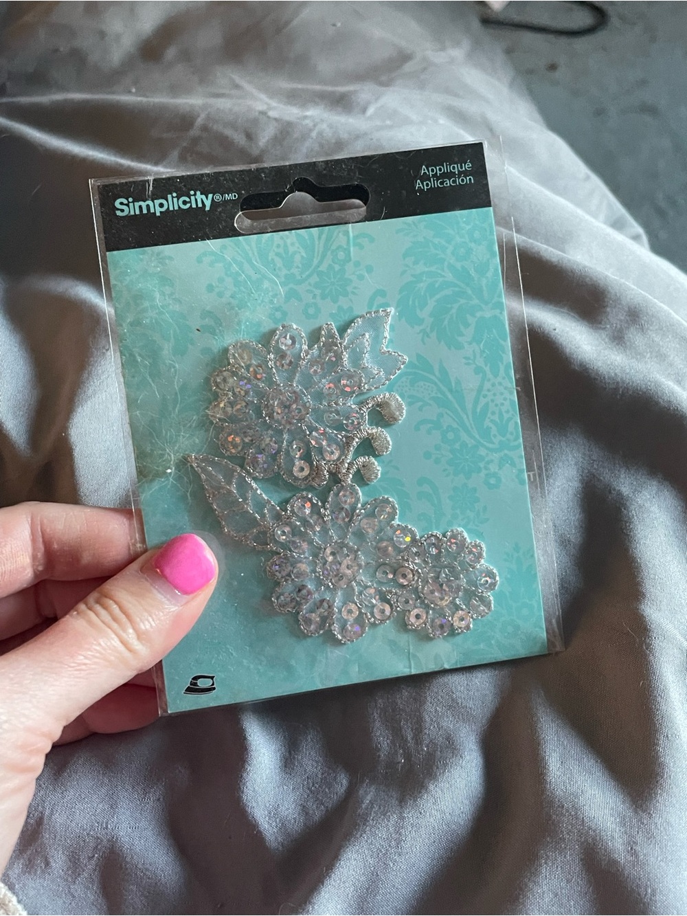 NWT Simplicity Silver Sequin Floral Appliqué
